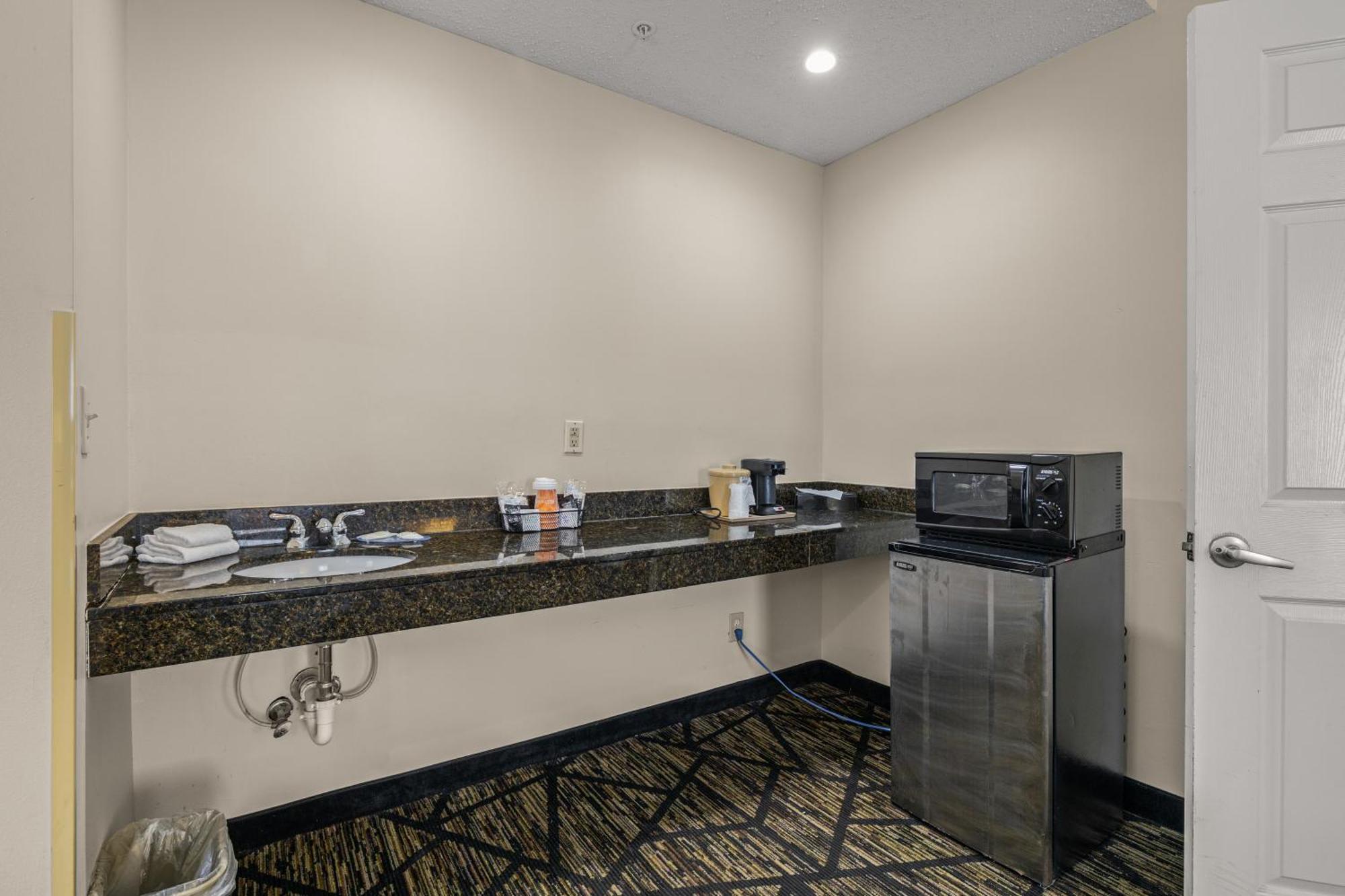 Quality Inn Лейк Сити Екстериор снимка